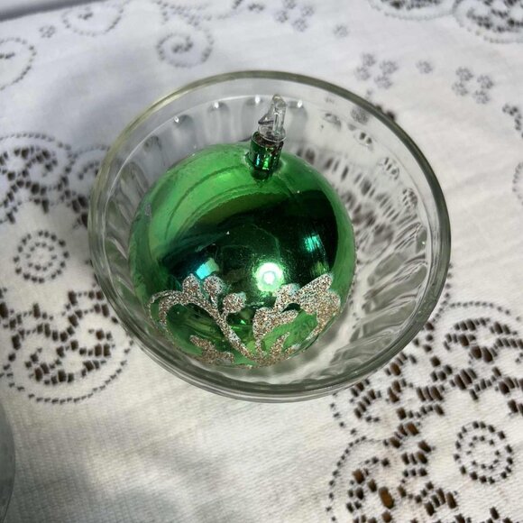 MCM green & glitter ornaments - Picture 6 of 10